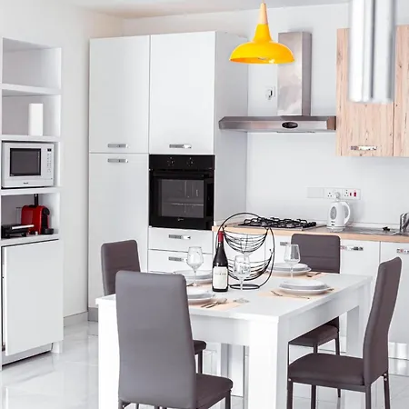 Daire Brend New One Bedroom Penthouse *