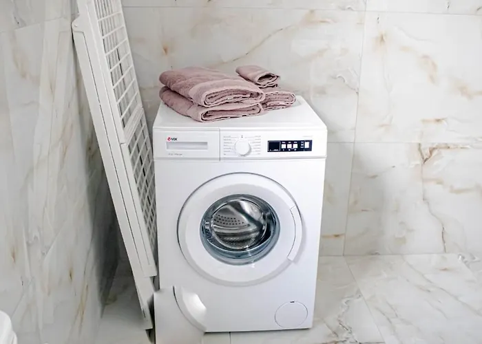 Brend New One Bedroom Penthouse Lägenhet