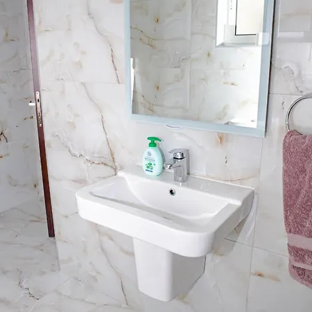 Brend New One Bedroom Penthouse Apartament *